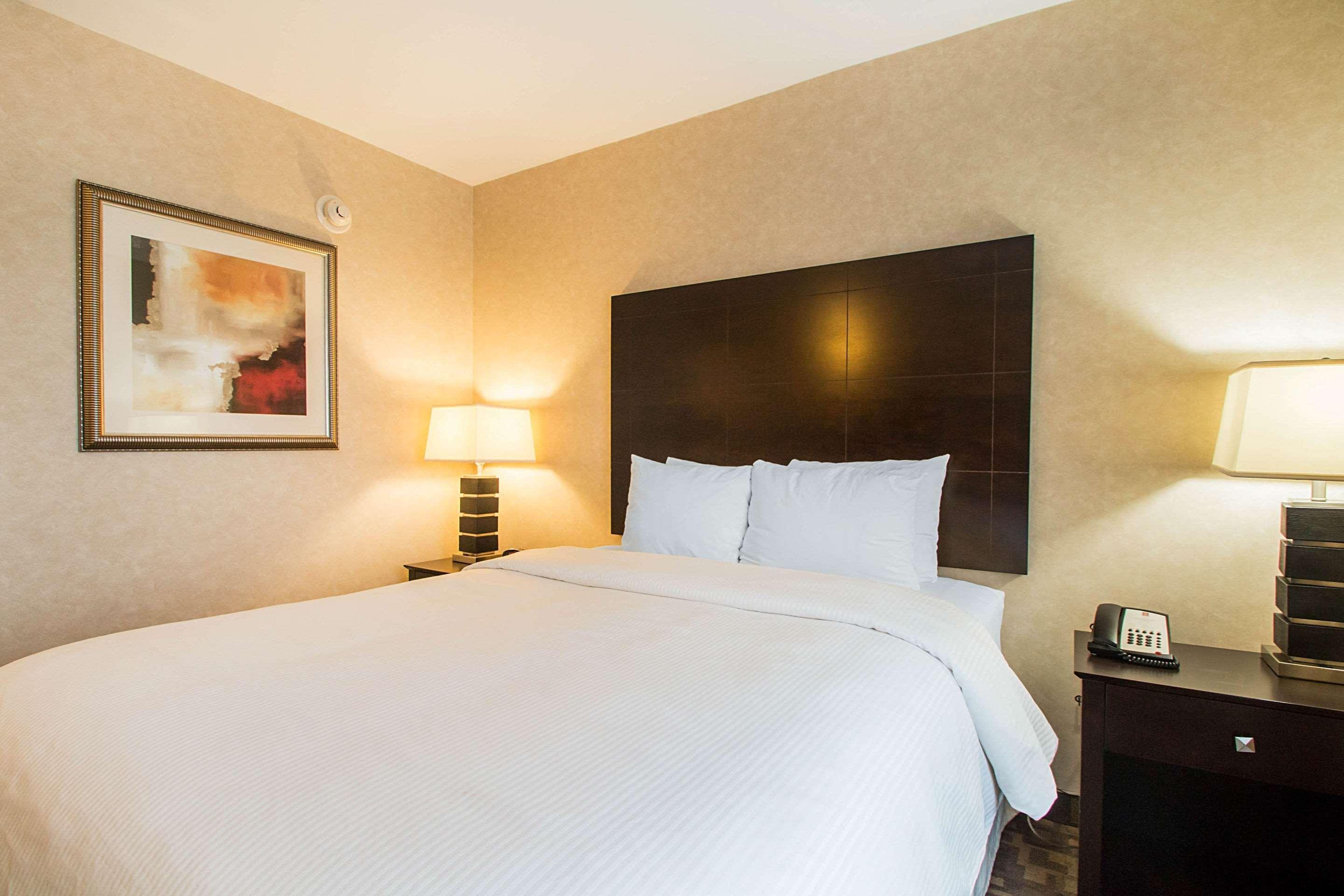 Clarion Inn Elmhurst - Oak Brook Near I-88, I-290, I-294 Buitenkant foto