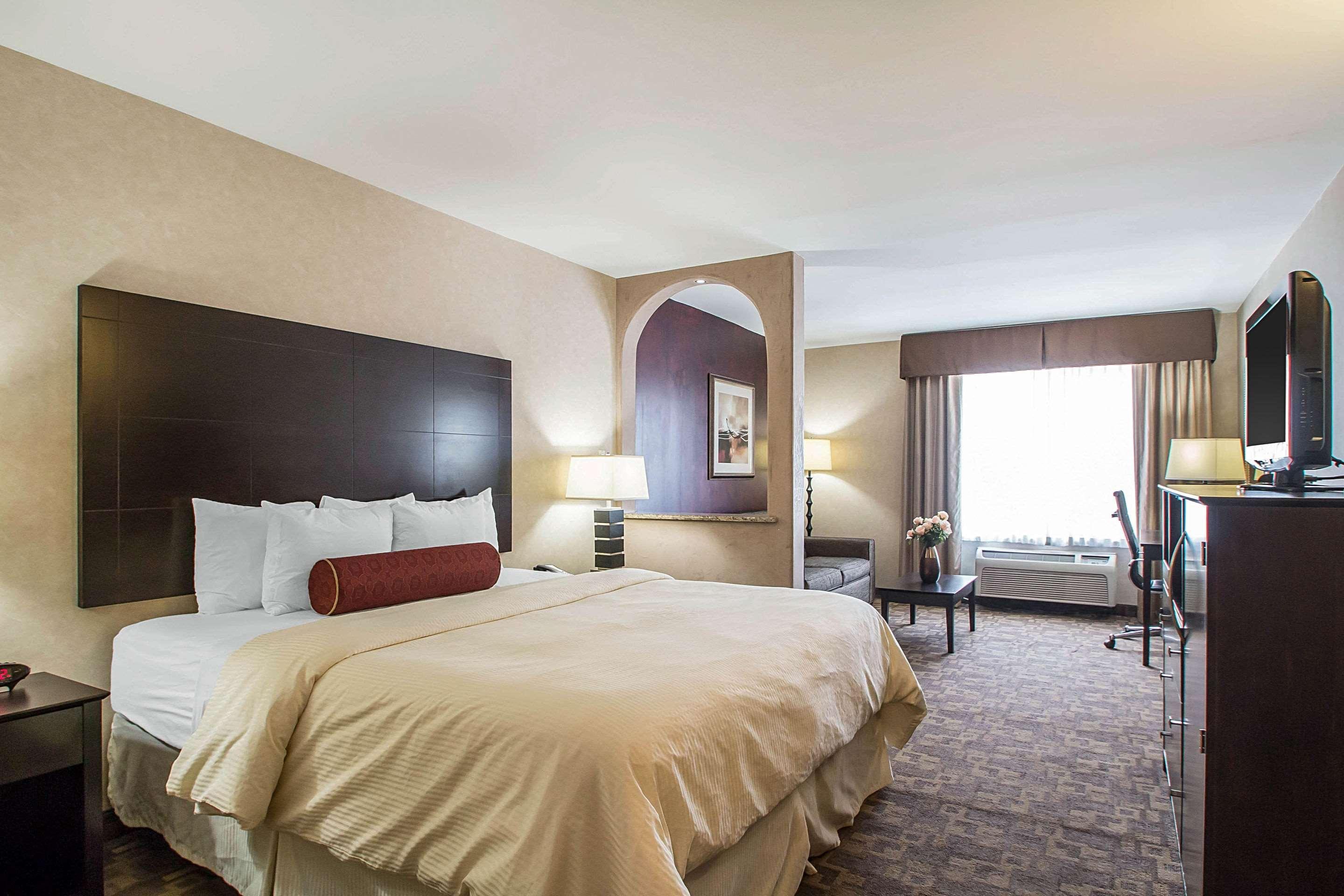 Clarion Inn Elmhurst - Oak Brook Near I-88, I-290, I-294 Buitenkant foto