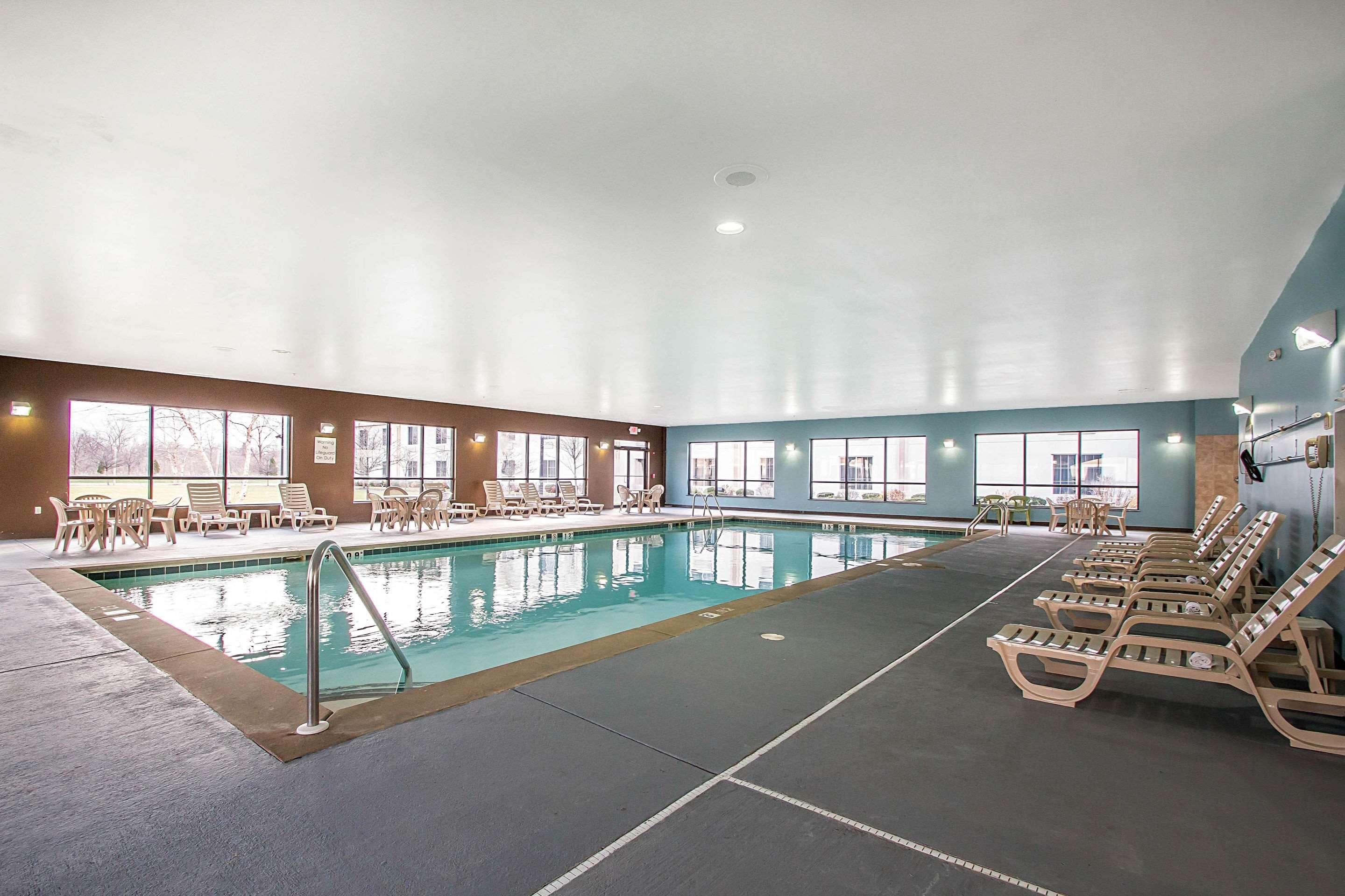 Clarion Inn Elmhurst - Oak Brook Near I-88, I-290, I-294 Buitenkant foto