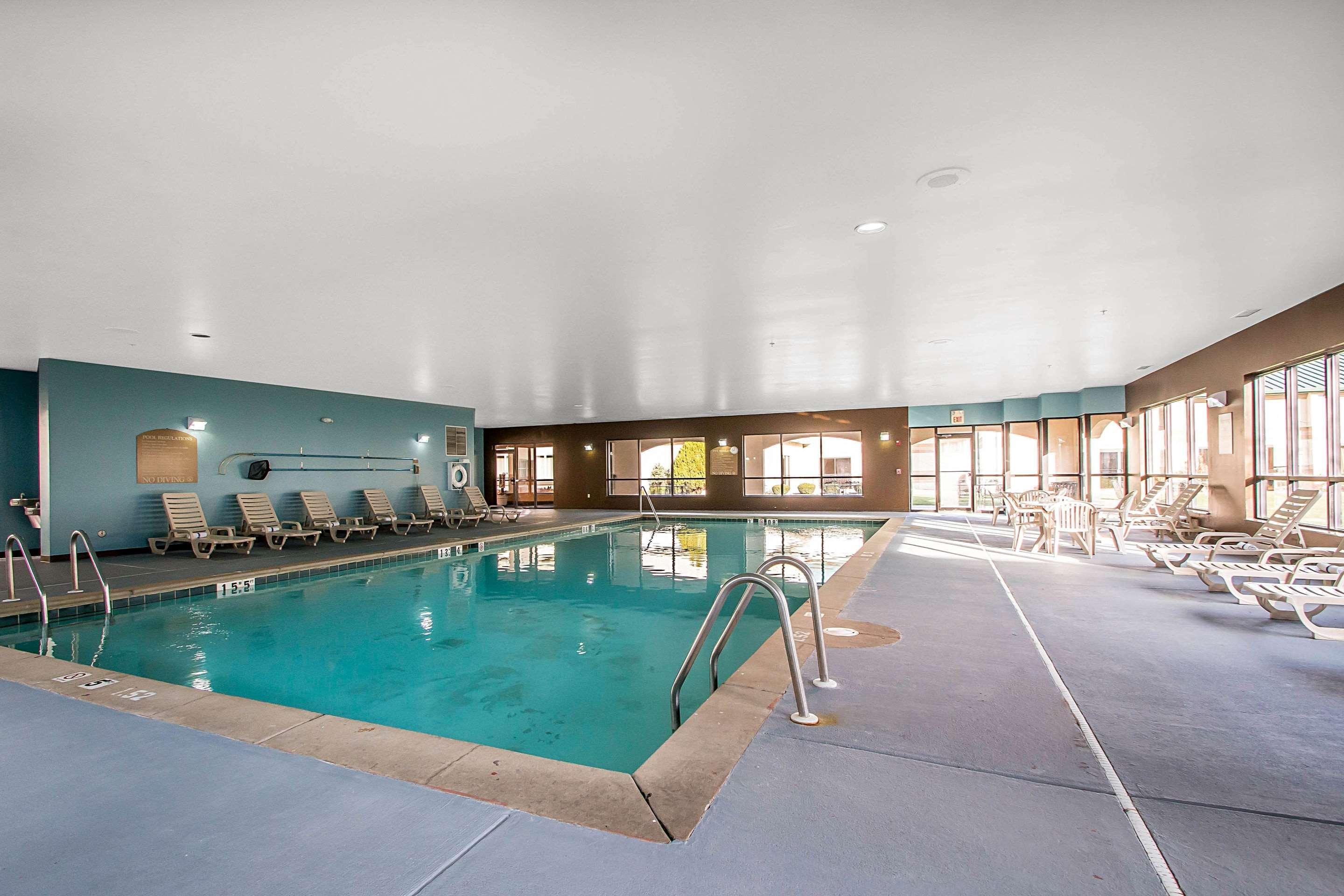 Clarion Inn Elmhurst - Oak Brook Near I-88, I-290, I-294 Buitenkant foto